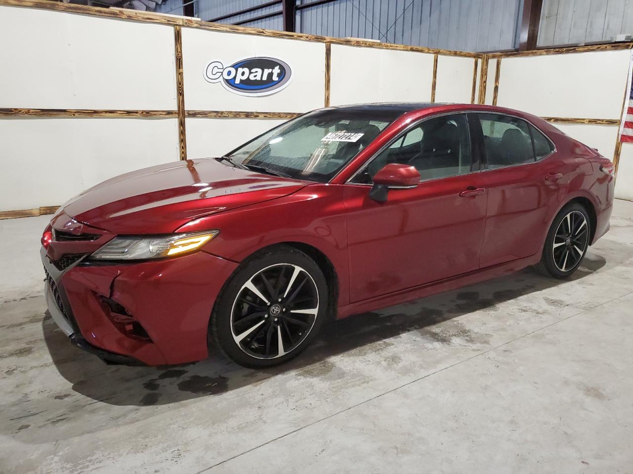 VIN 4T1B61HK5JU569063 2018 TOYOTA CAMRY no.1