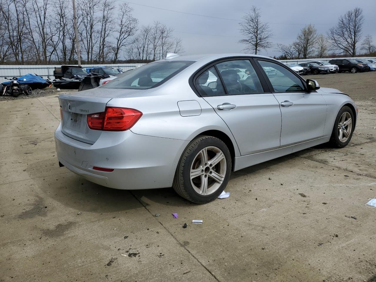 VIN WBA3B5C50DF590020 2013 BMW 3 SERIES no.3