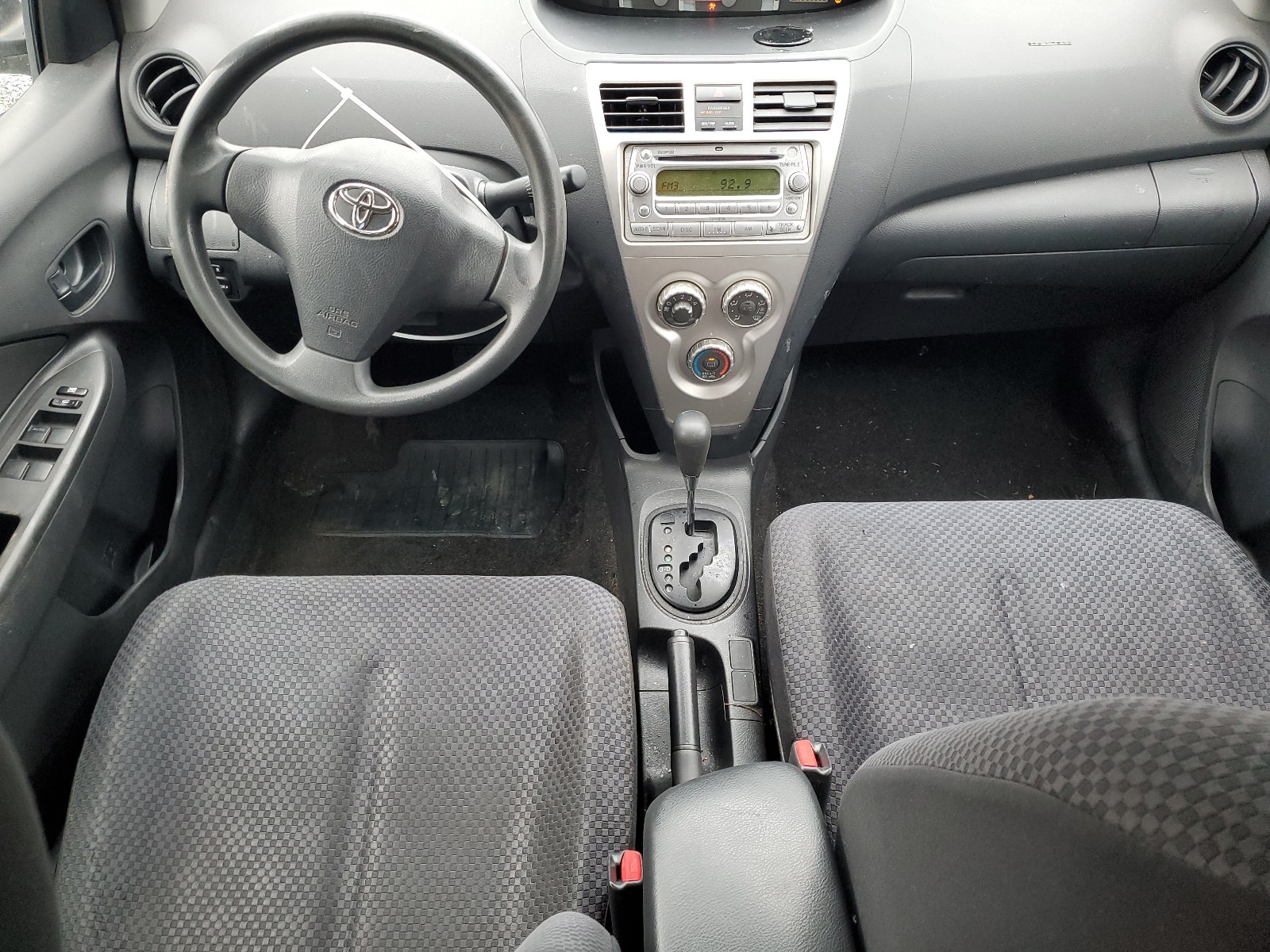 JTDBT923981209917 2008 Toyota Yaris