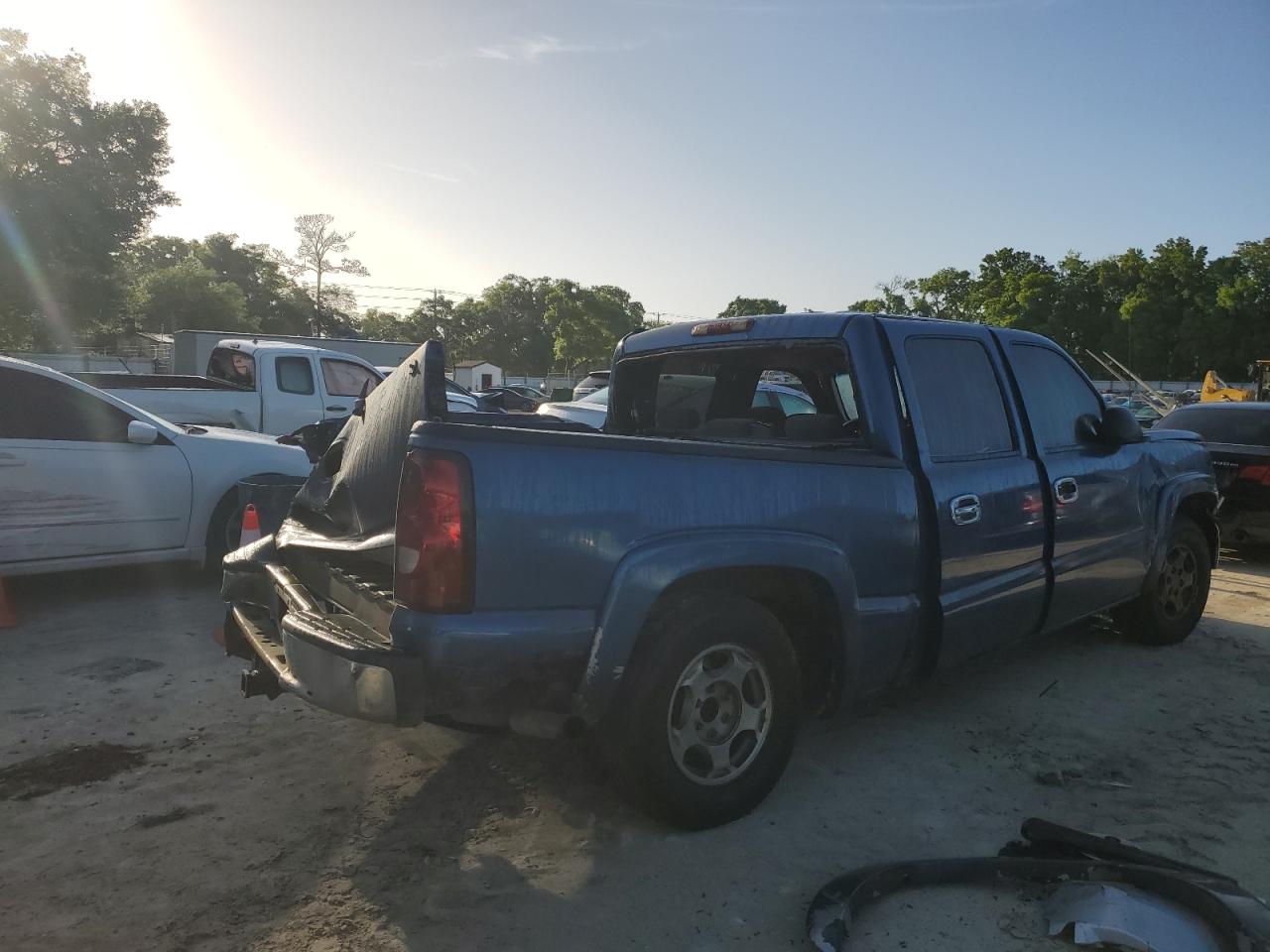 2004 Chevrolet Silverado - Image 3