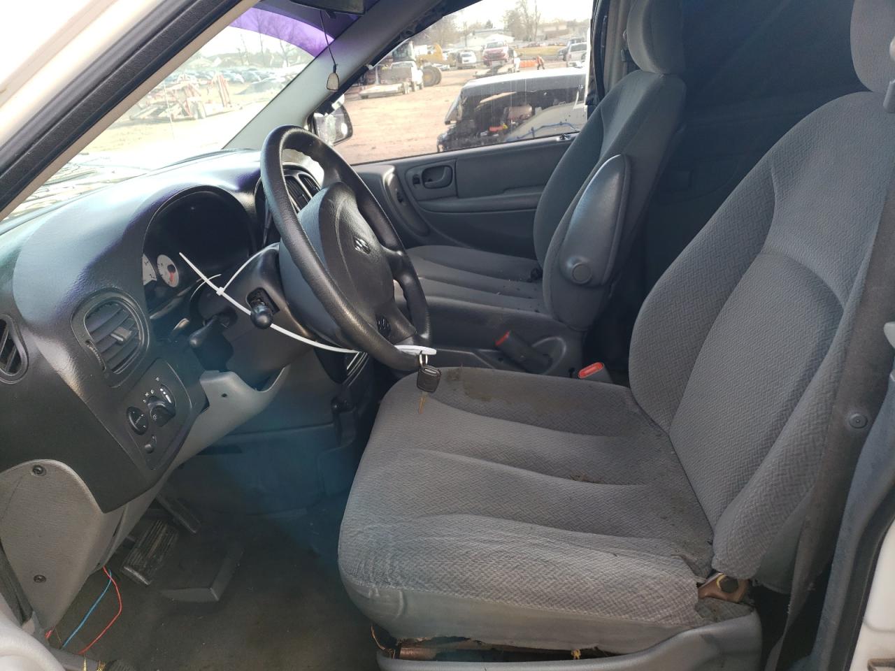 2005 Dodge Caravan - Image 7