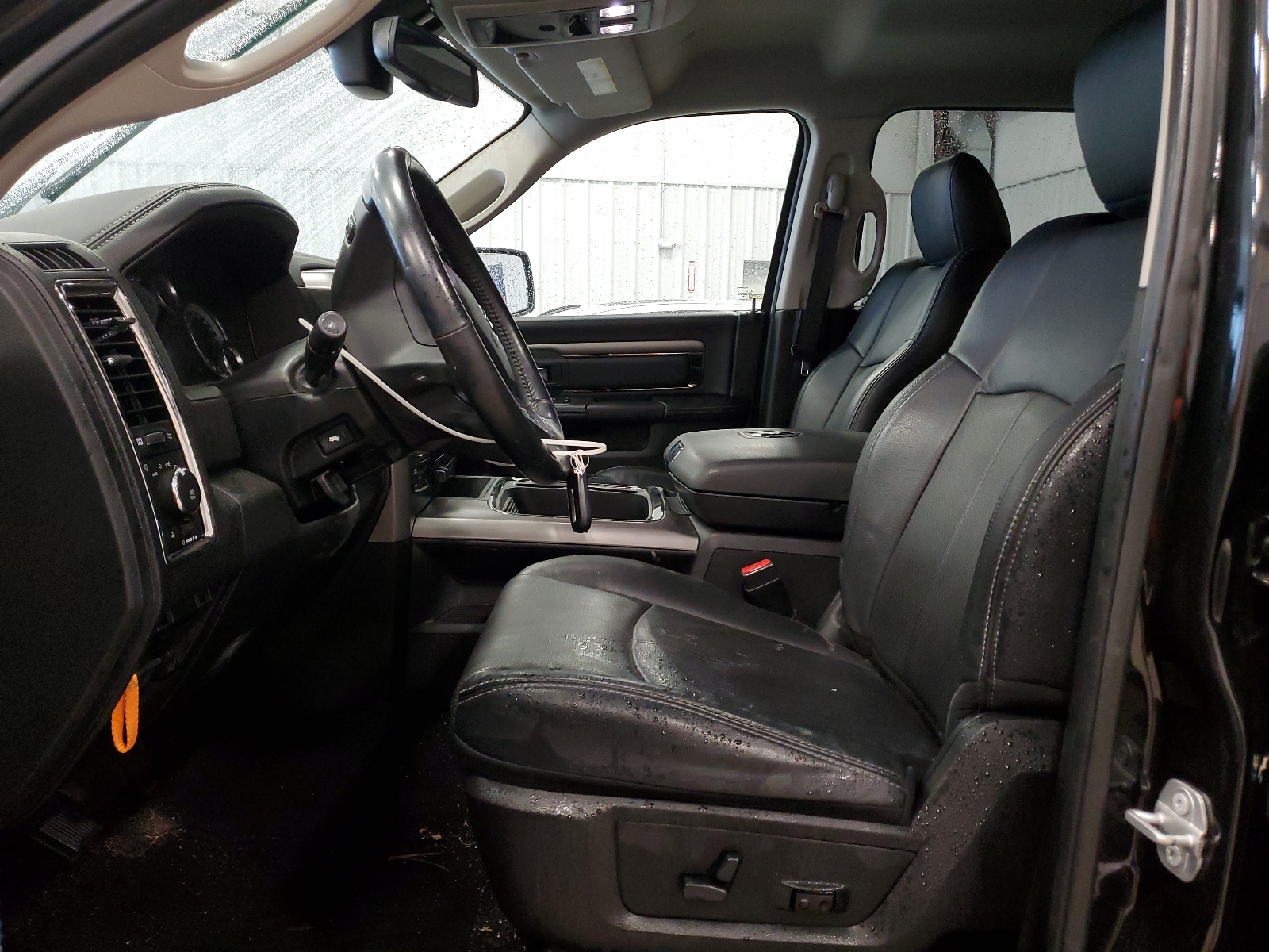 1C6RR7MT4JS241955 2018 Ram 1500 Sport