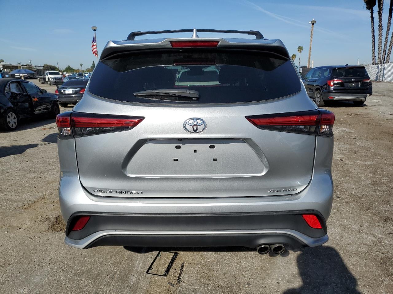2022 Toyota Highlander - Image 6