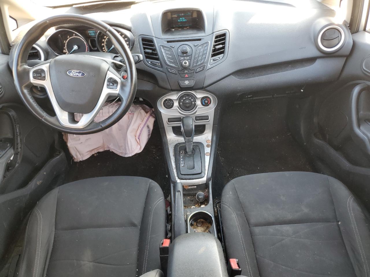 3FADP4BJ2EM217425 2014 Ford Fiesta Se