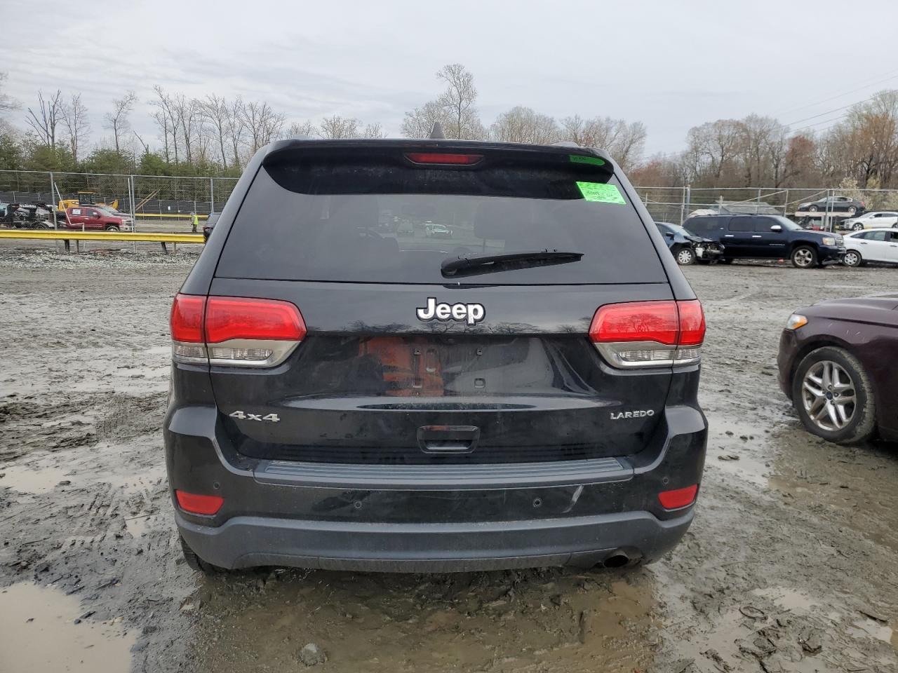 1C4RJFAG8HC884914 2017 Jeep Grand Cherokee Laredo