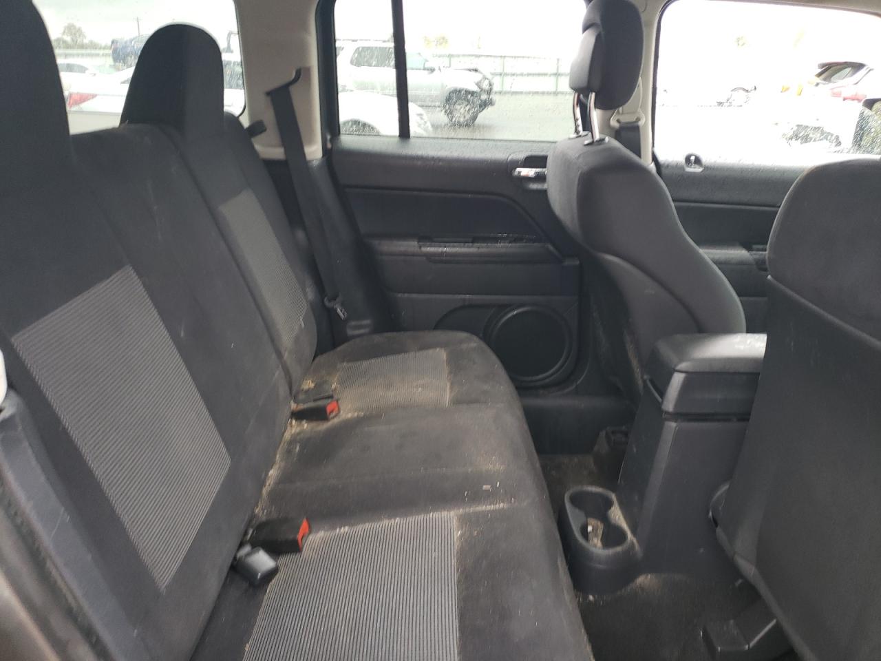 2012 Jeep Liberty (Patriot) - Image 10