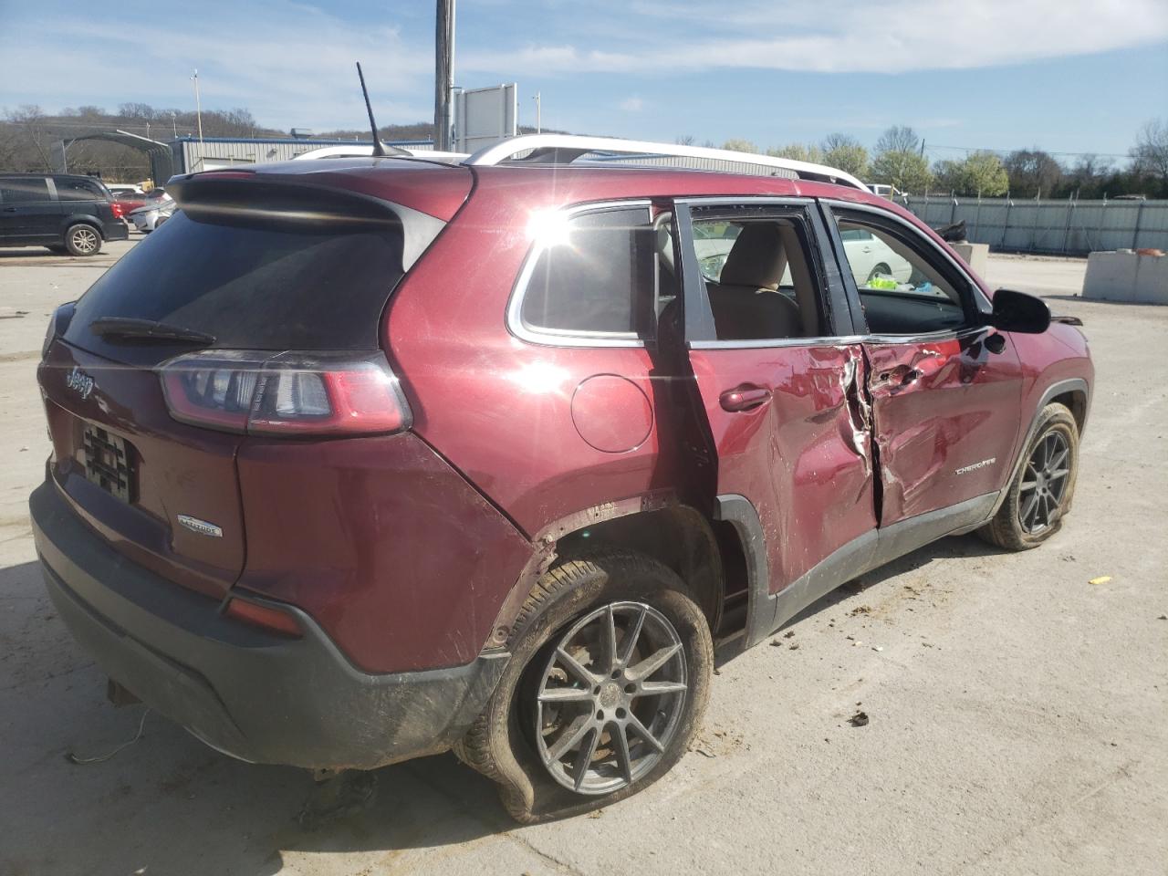 1C4PJMCXXKD231060 2019 Jeep Cherokee Latitude