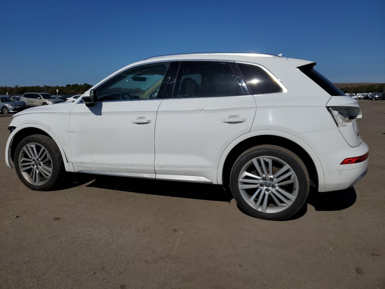 WA1BNAFY7J2203495 2018 AUDI Q5 - Image 2