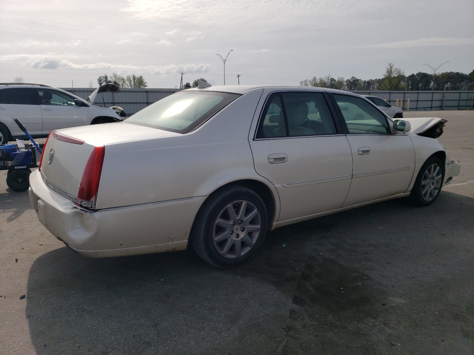 1G6KH5E61BU111036 2011 Cadillac Dts Premium Collection