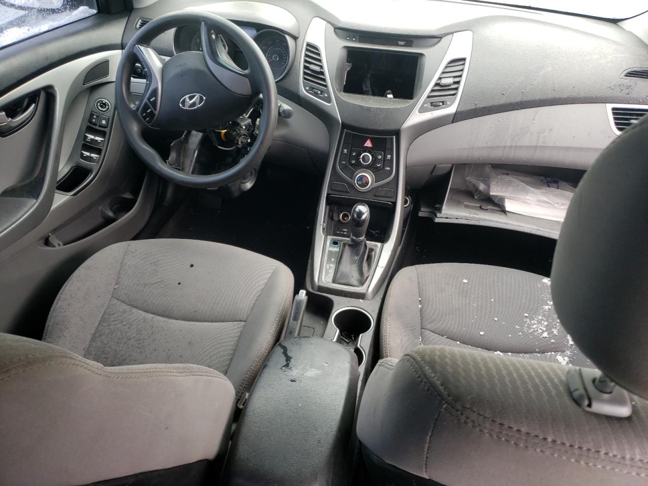 2016 Hyundai Elantra - Image 8