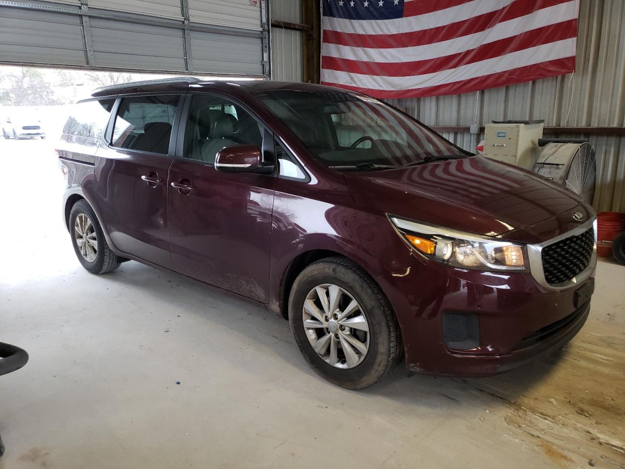 KNDMB5C15H6254180 2017 Kia Sedona Lx