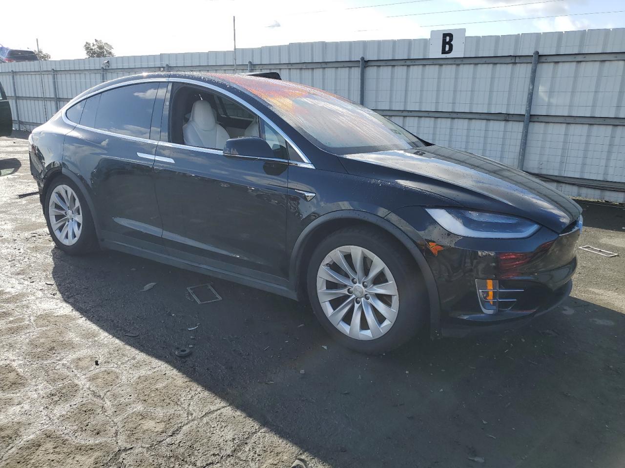 5YJXCAE21JF127283 2018 Tesla Model X