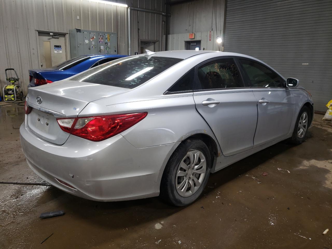 2012 Hyundai Sonata - Image 3