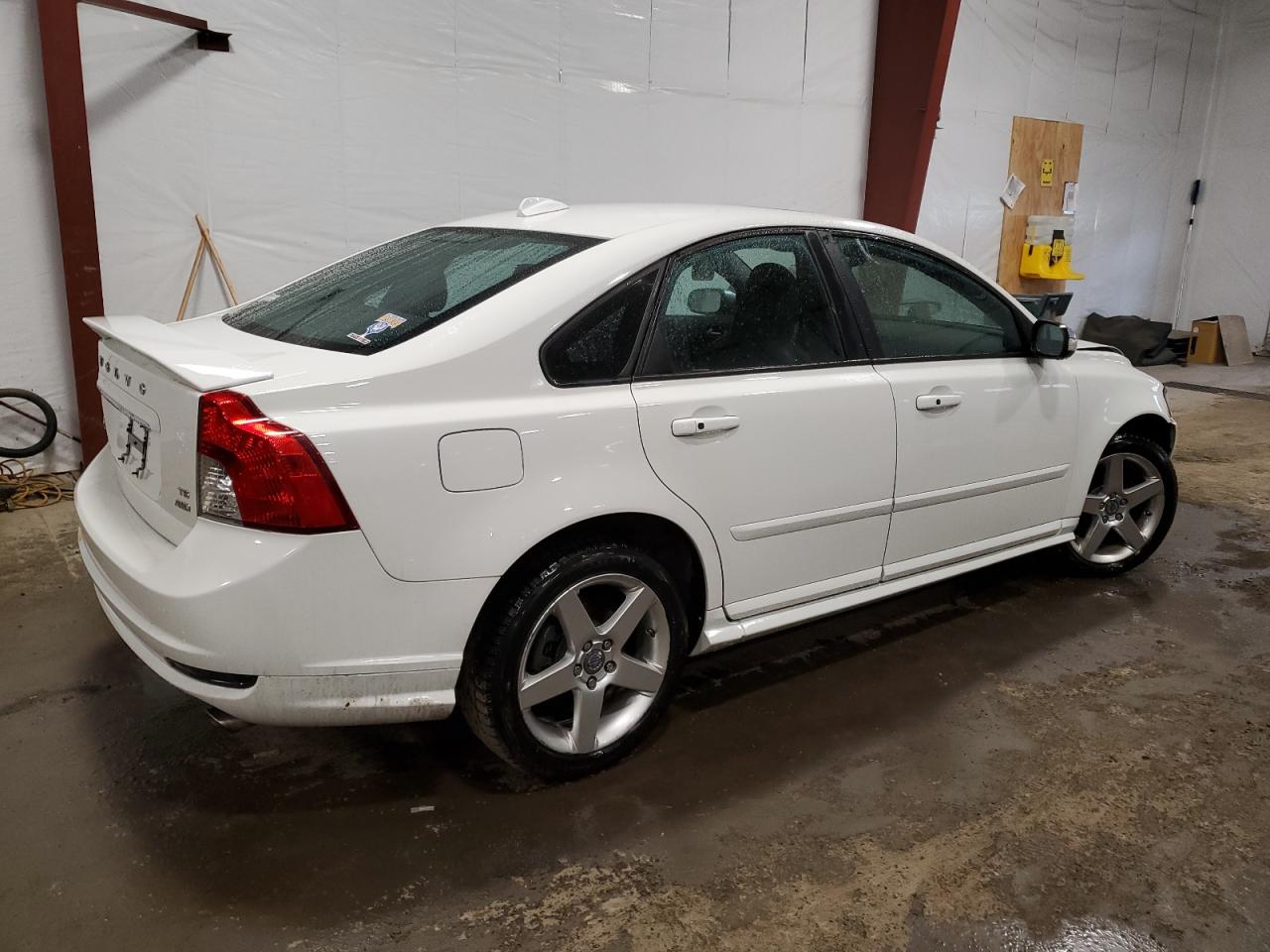 2010 Volvo S40 T5 VIN: YV1672MH5A2511950 Lot: 44556464
