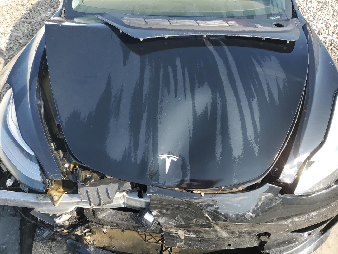 5YJ3E1EB2KF197143 2019 Tesla Model 3