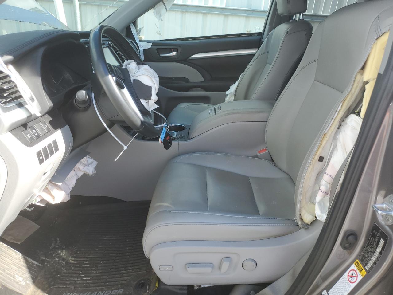 2019 Toyota Highlander Se VIN: 5TDJZRFH4KS589811 Lot: 45692474