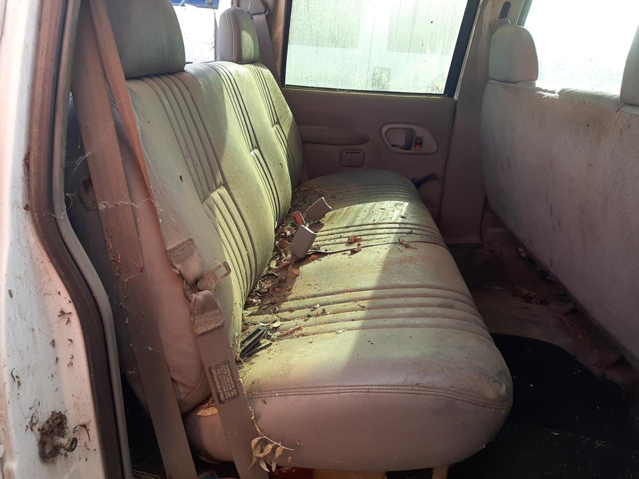 2000 Chevrolet Gmt-400 C3500 VIN: 1GBHC33J1YF505297 Lot: 46431404