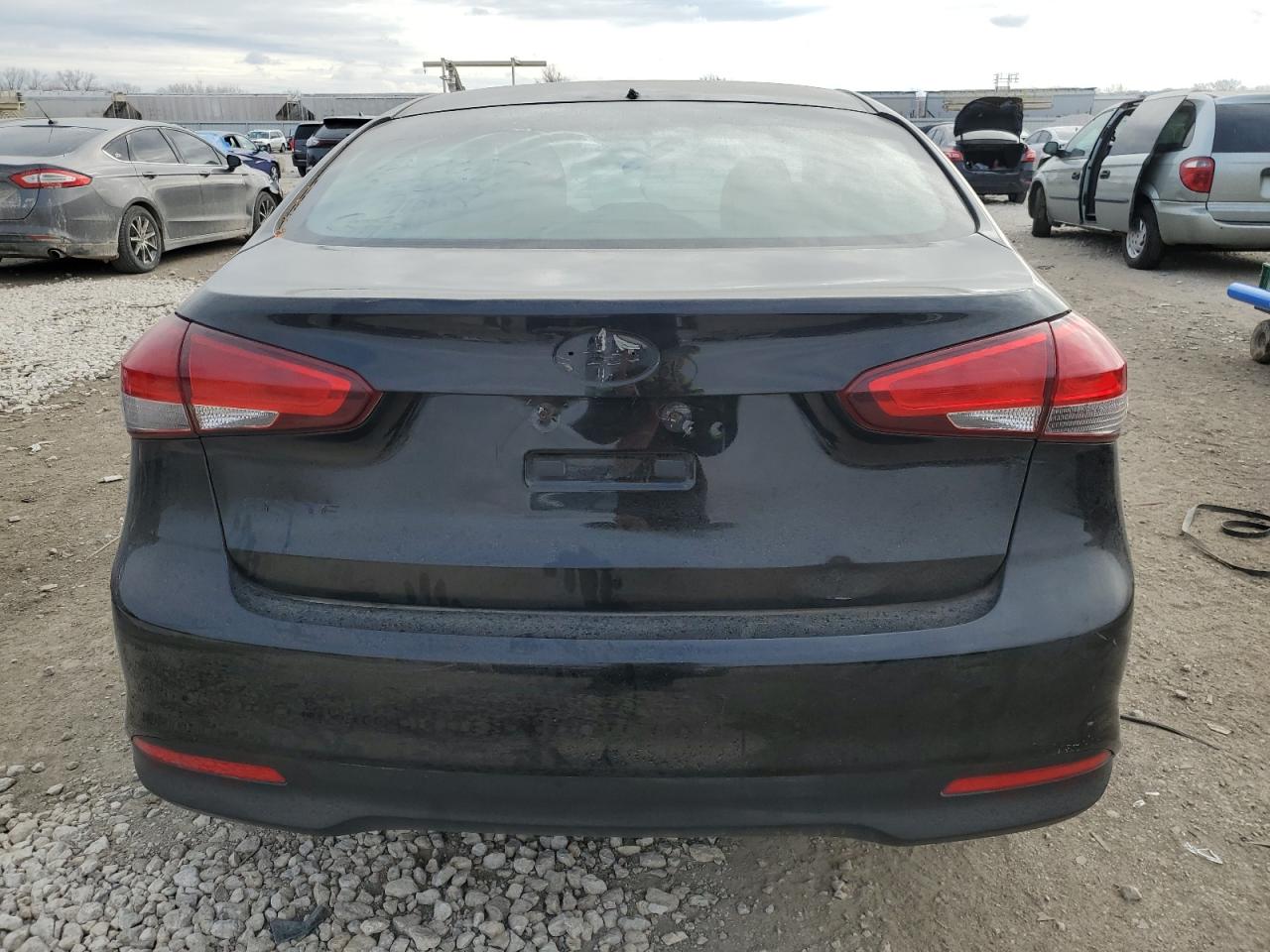 2018 Kia Forte Lx VIN: 3KPFK4A72JE219610 Lot: 44668444