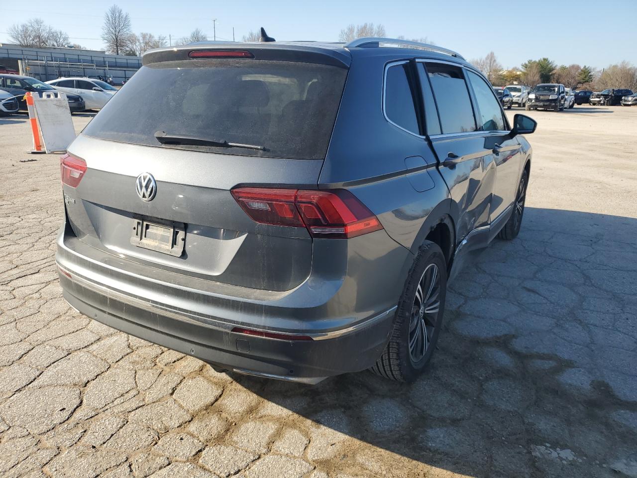 3VV3B7AX9KM148001 2019 Volkswagen Tiguan Se