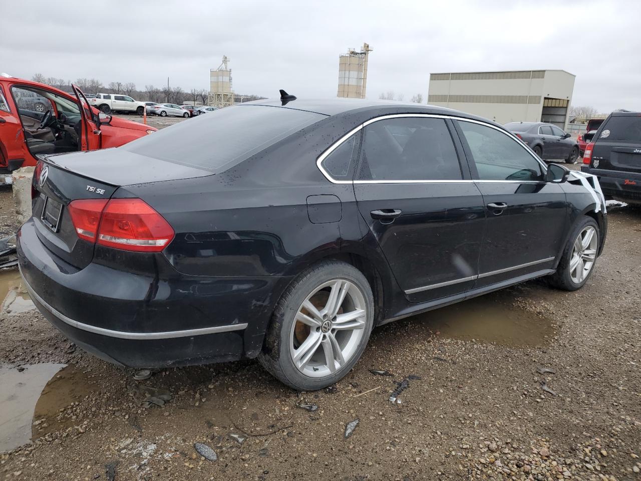 1VWBS7A32FC013941 2015 Volkswagen Passat Se