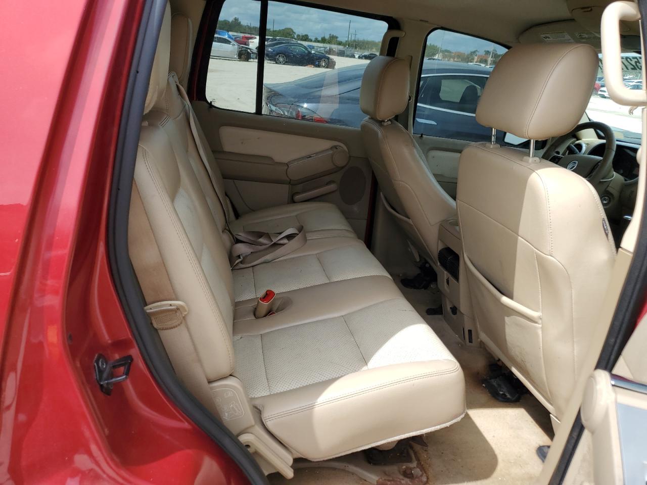 2007 Mercury Mountaineer - Image 10