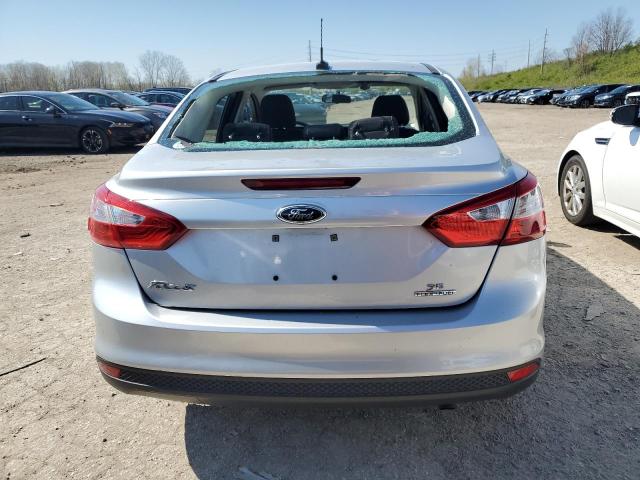 Sedans FORD FOCUS 2014 Silver