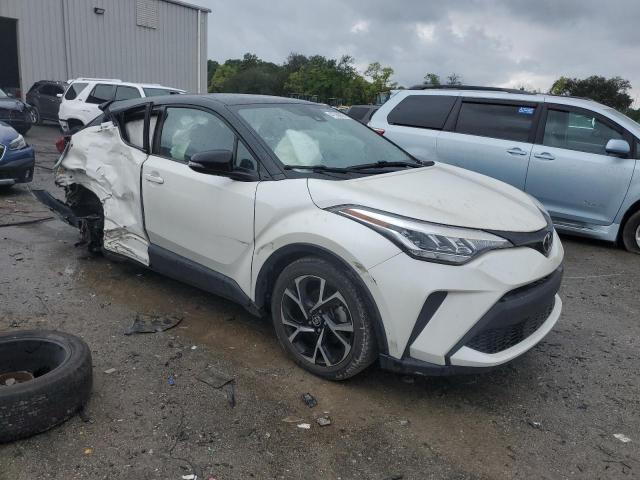 NMTKHMBX6LR101823 Toyota C-HR XLE 4