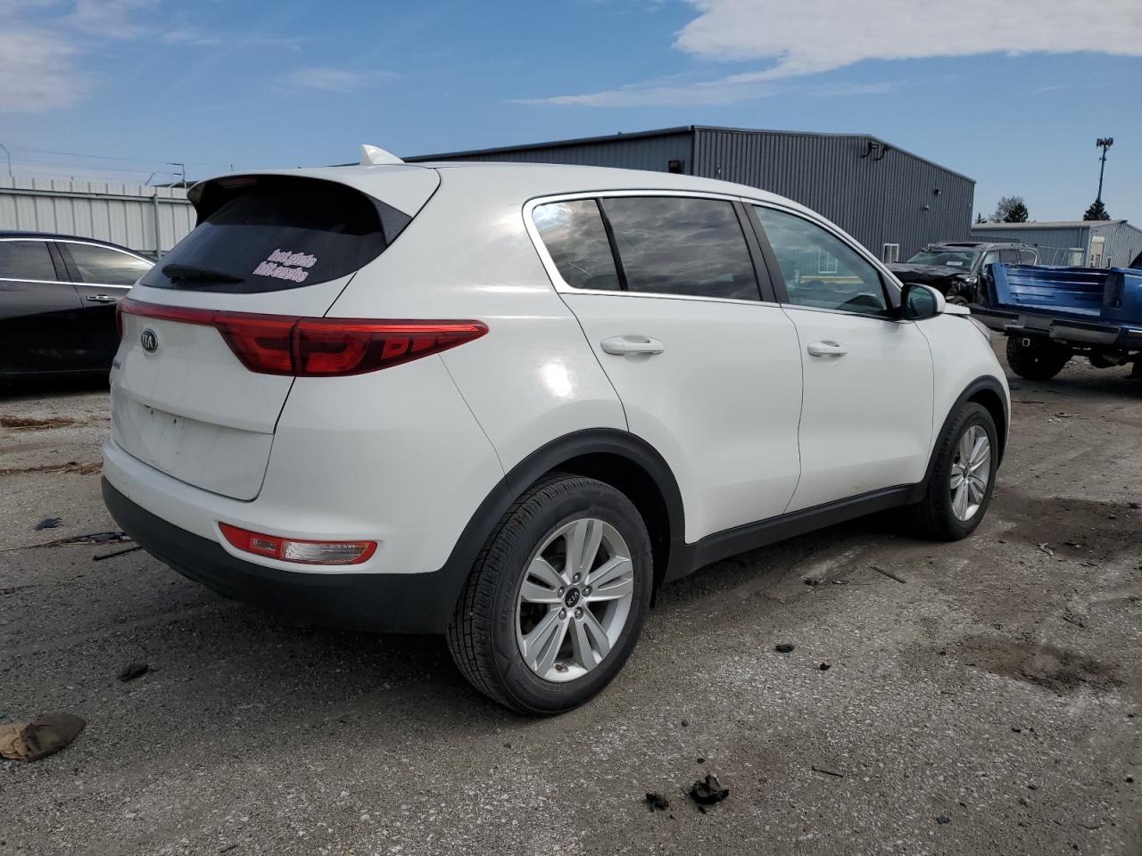 KNDPM3AC6J7456056 2018 Kia Sportage Lx