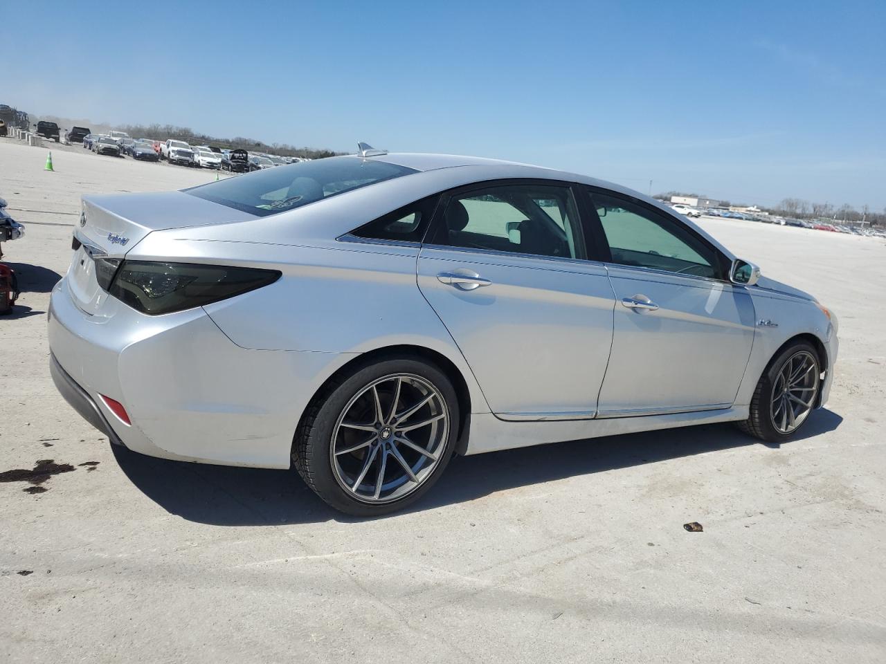 2011 Hyundai Sonata - Image 3