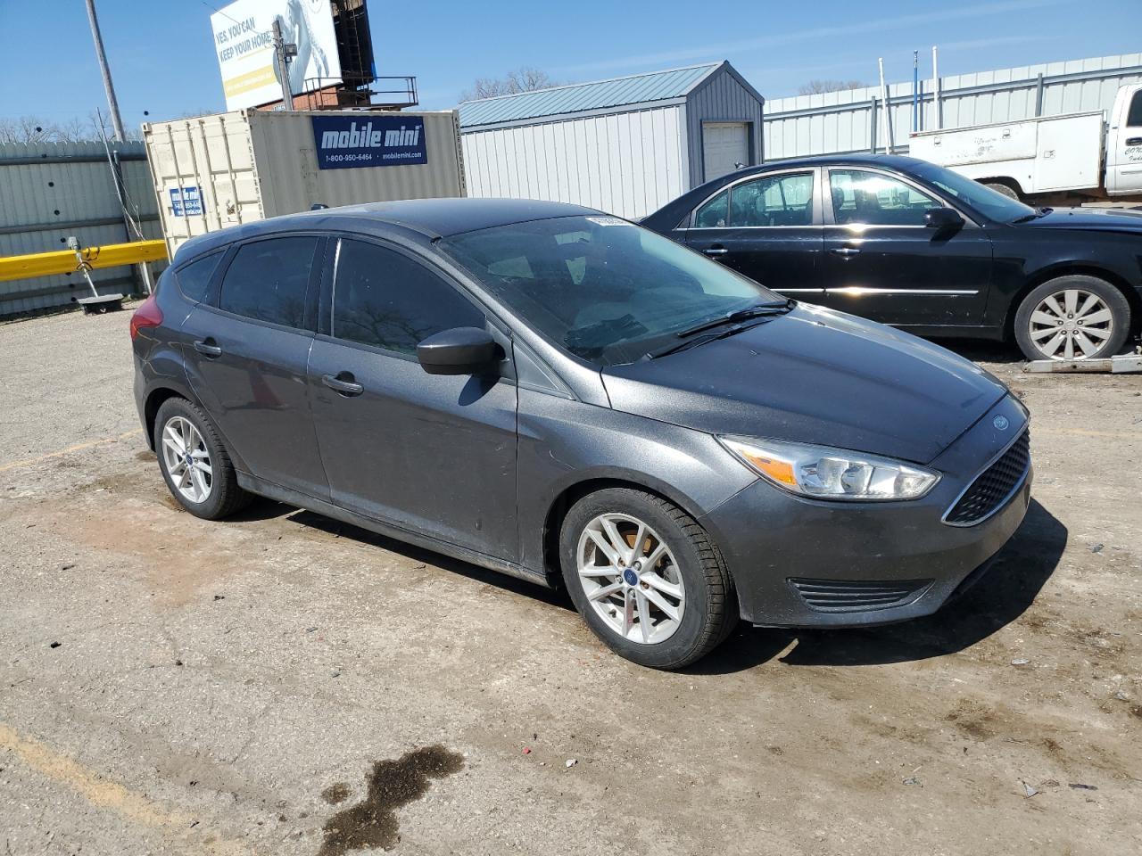 VIN 1FADP3K20JL256285 2018 FORD FOCUS no.4