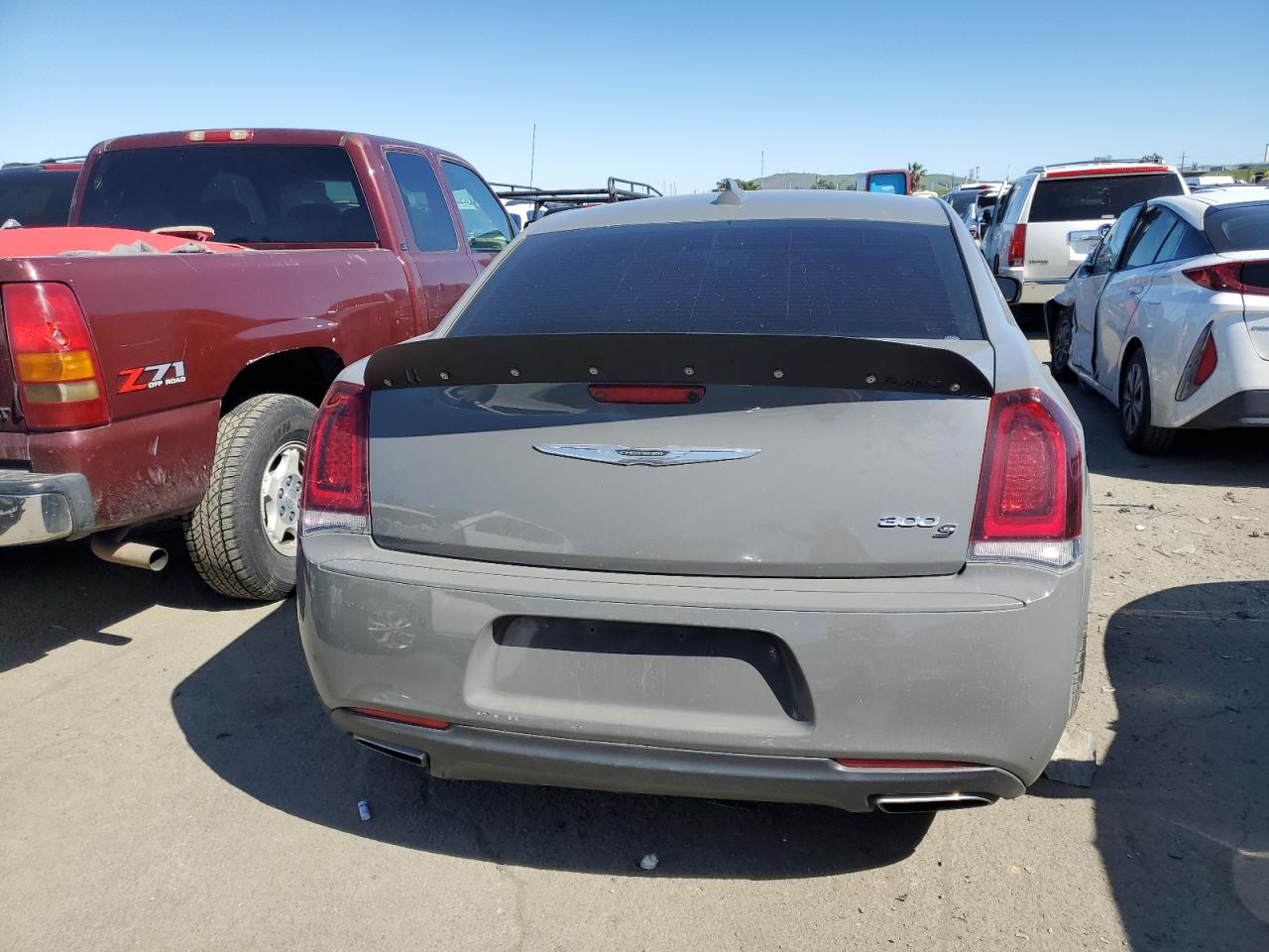 2017 Chrysler 300 - Image 6