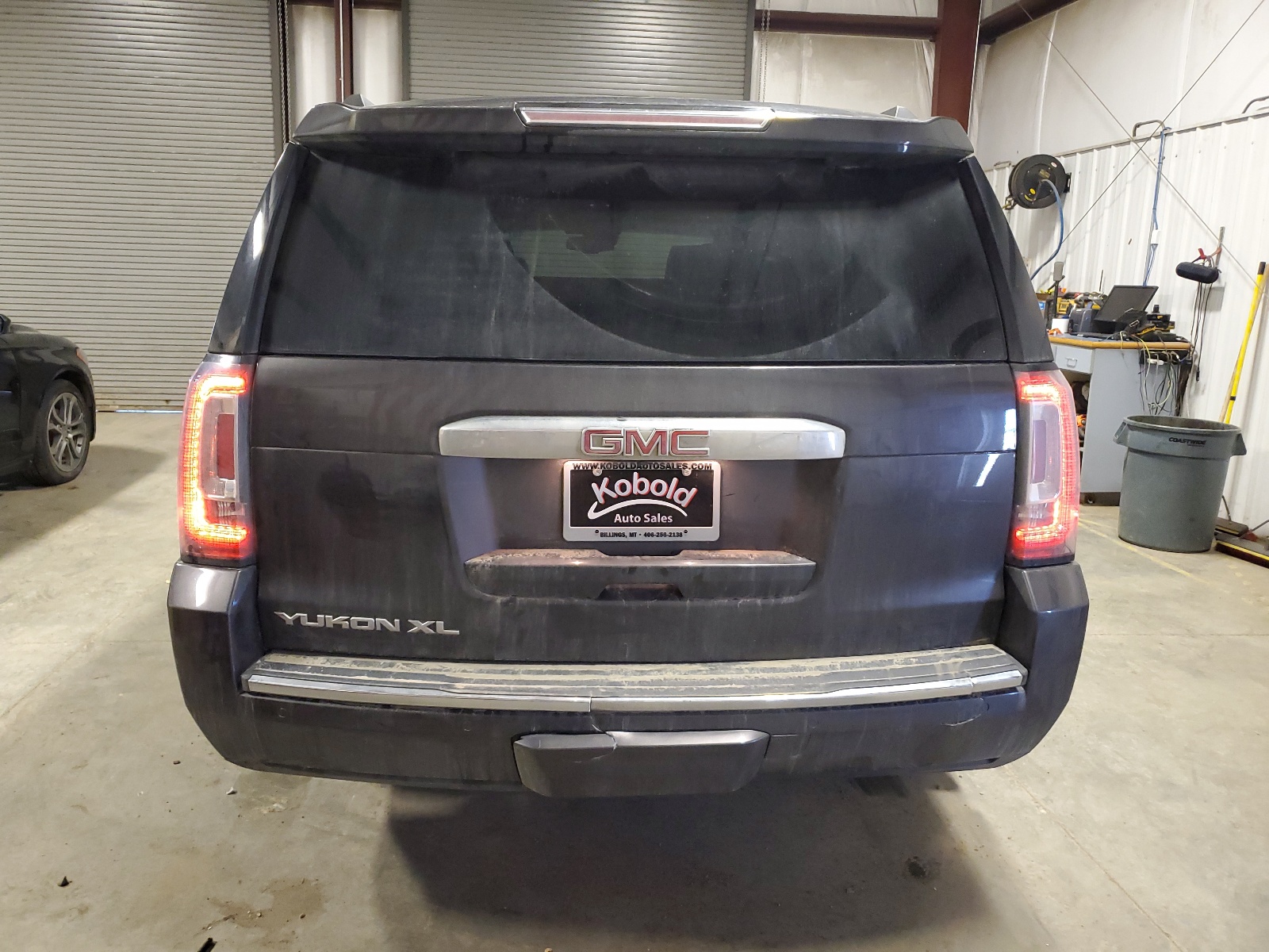 1GKS2HKJ1JR284019 2018 GMC Yukon Xl Denali