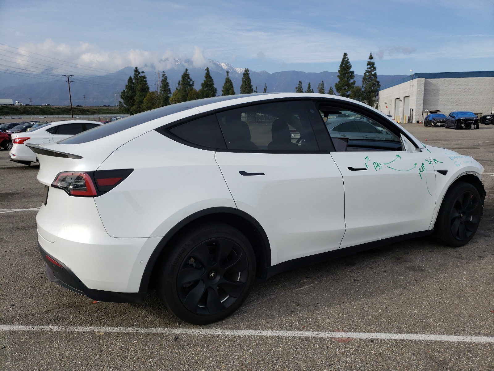 2021 Tesla Model Y vin: 5YJYGAEE7MF283013