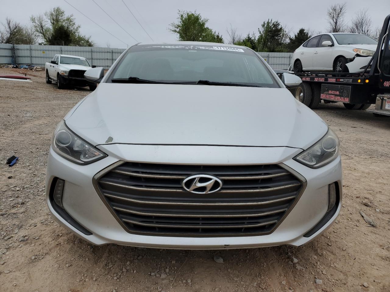 2017 Hyundai Elantra - Image 5
