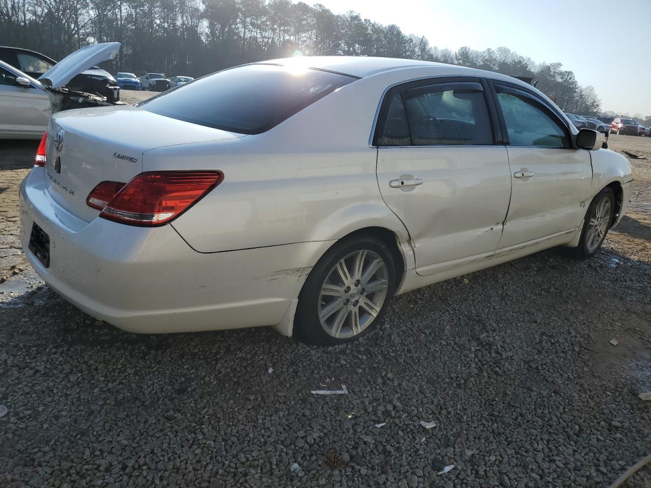 2007 Toyota Avalon - Image 3