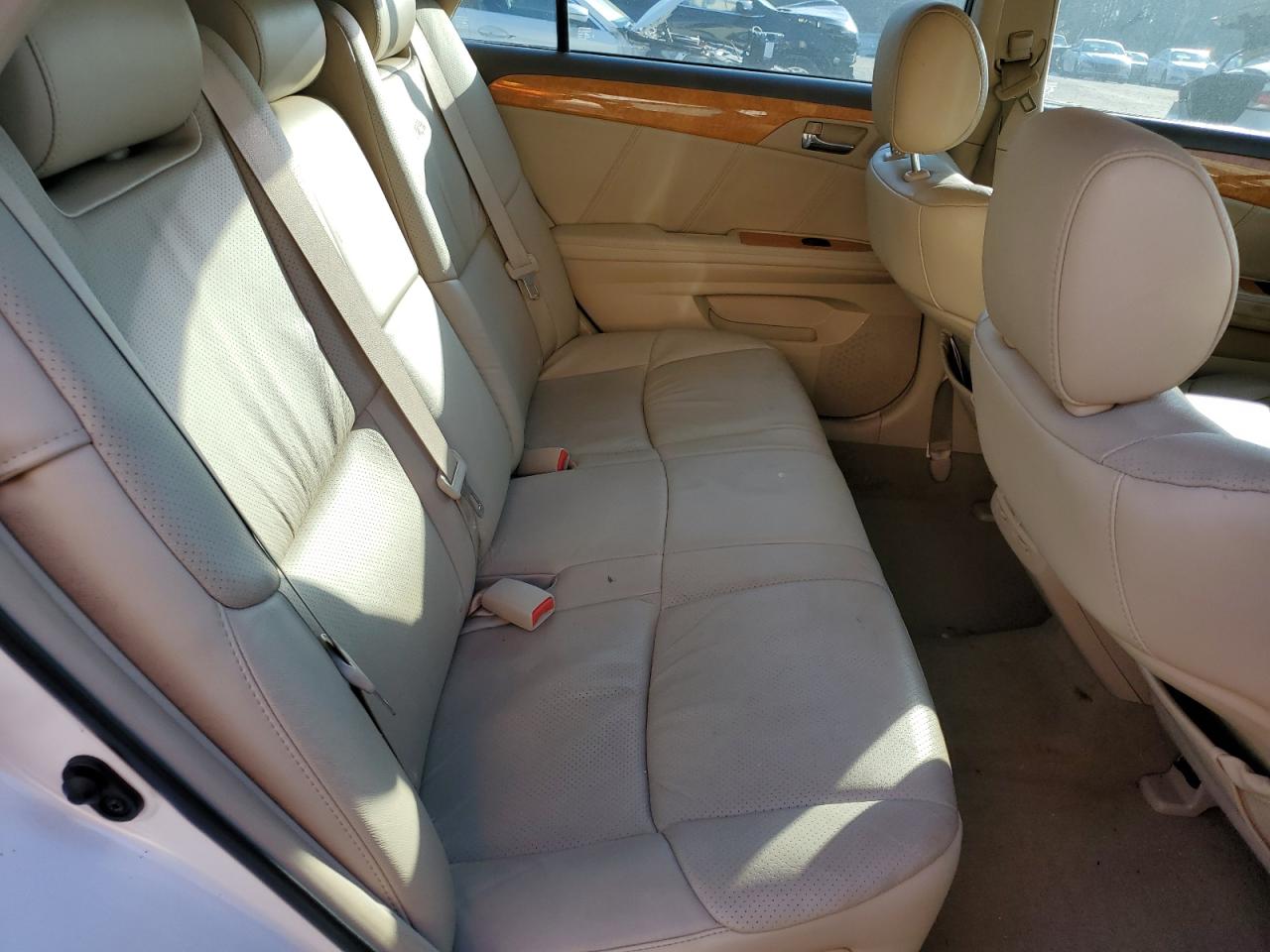 2007 Toyota Avalon - Image 10