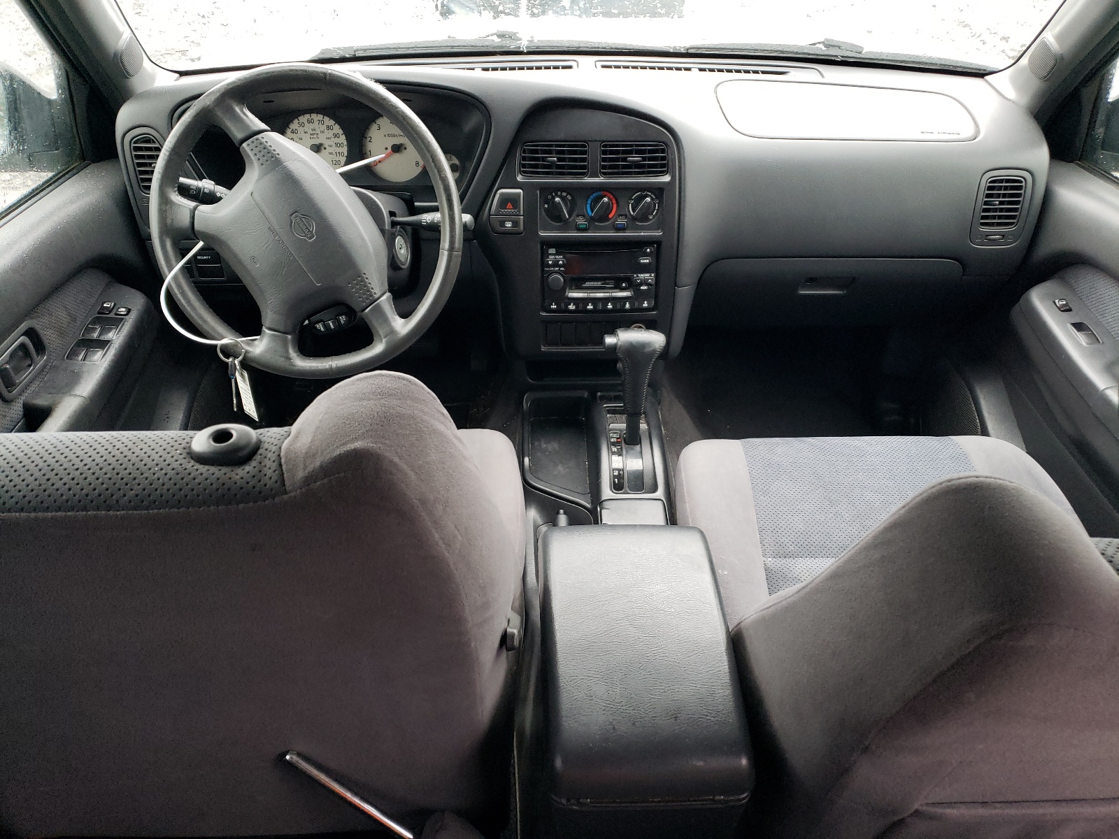 JN8AR07S3YW438915 2000 Nissan Pathfinder Le