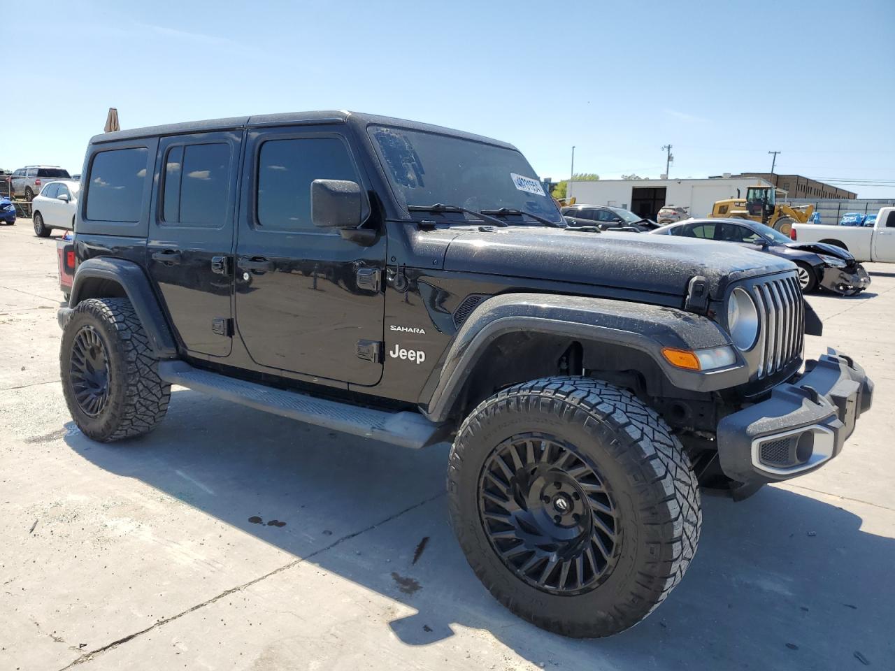 1C4HJXEG3JW175128 2018 Jeep Wrangler Unlimited Sahara