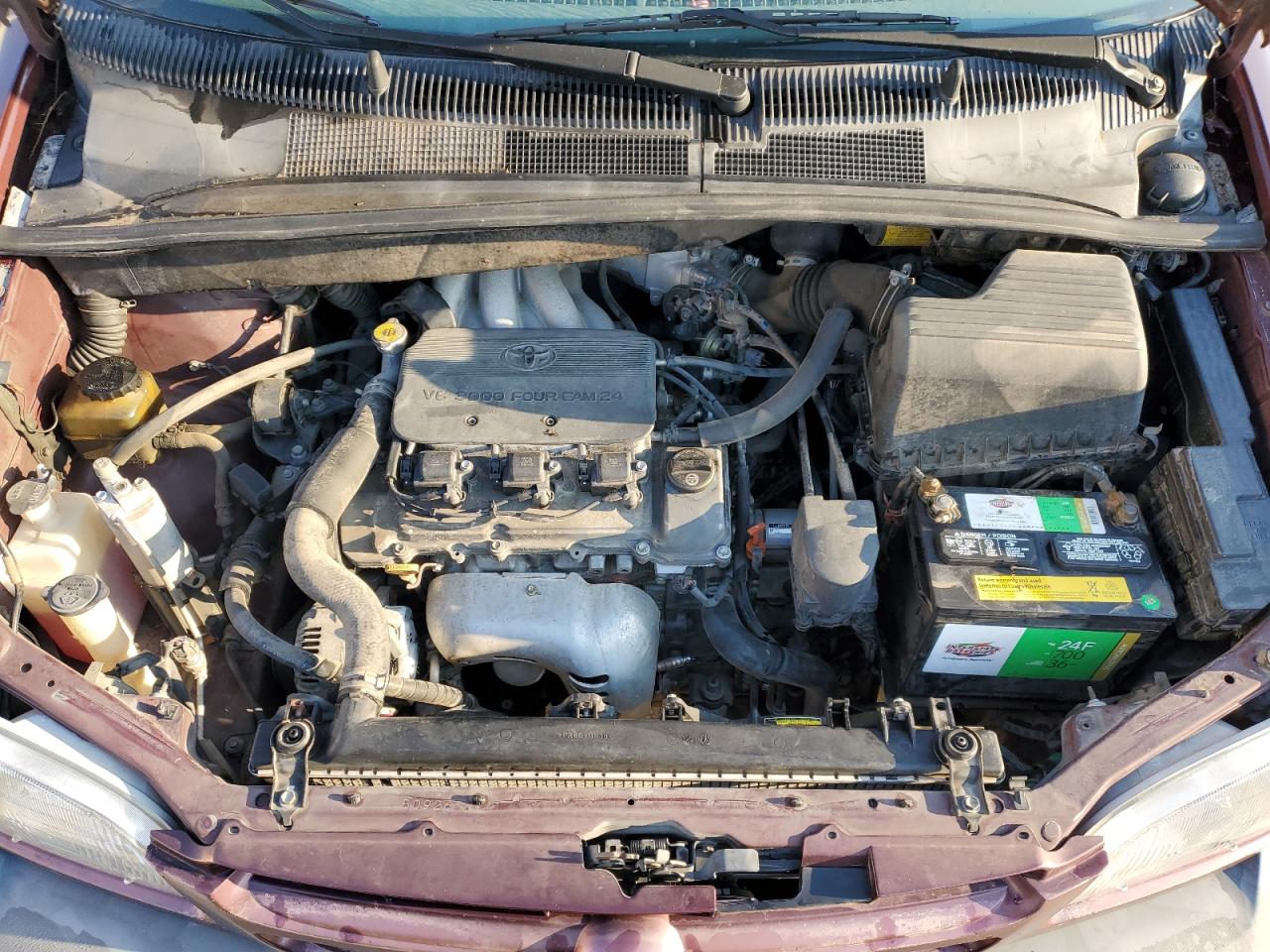 1998 Toyota Sienna Le VIN: 4T3ZF13C4WU040863 Lot: 46961274