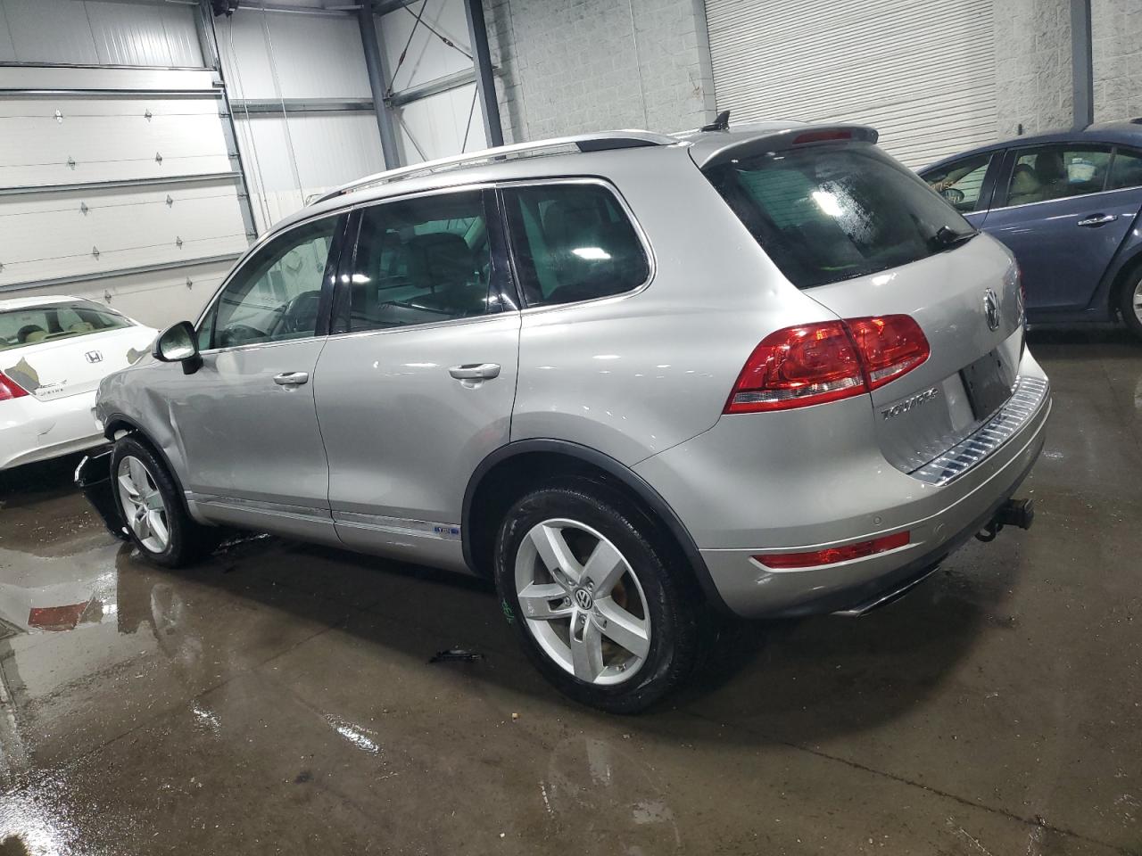 2011 Volkswagen Touareg Hybrid VIN: WVGFG9BP7BD001934 Lot: 48081194