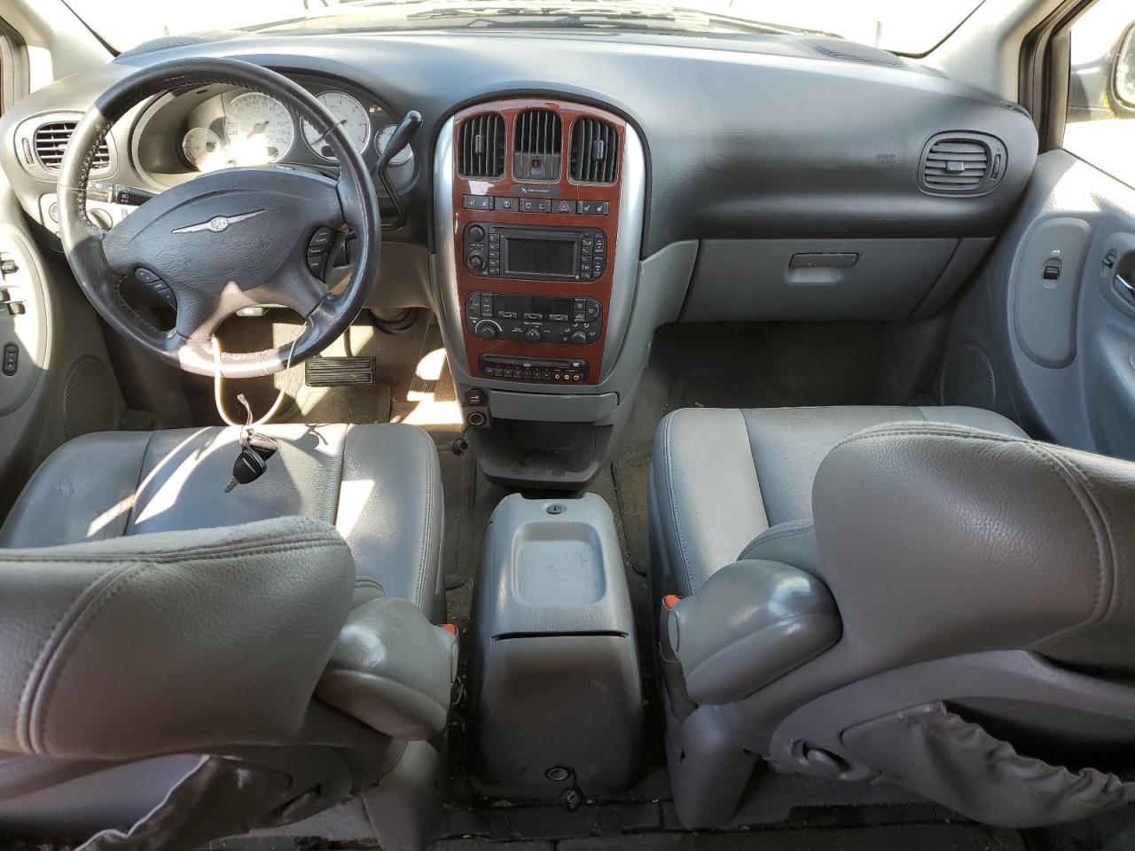 2005 Chrysler Town & Country Limited VIN: 2C8GP64L85R548079 Lot: 45838524