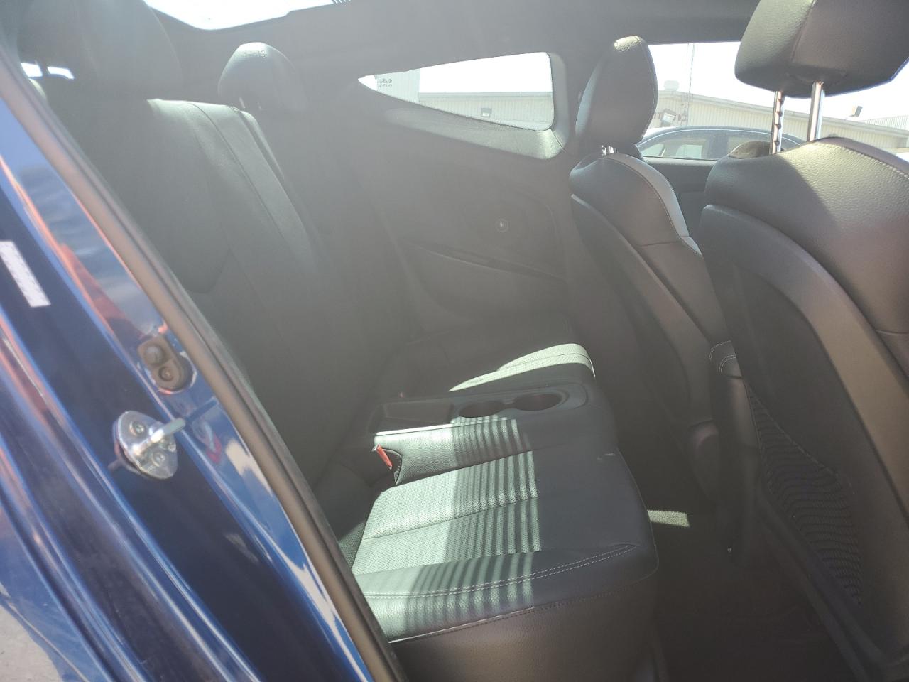 2016 Hyundai Veloster - Image 10