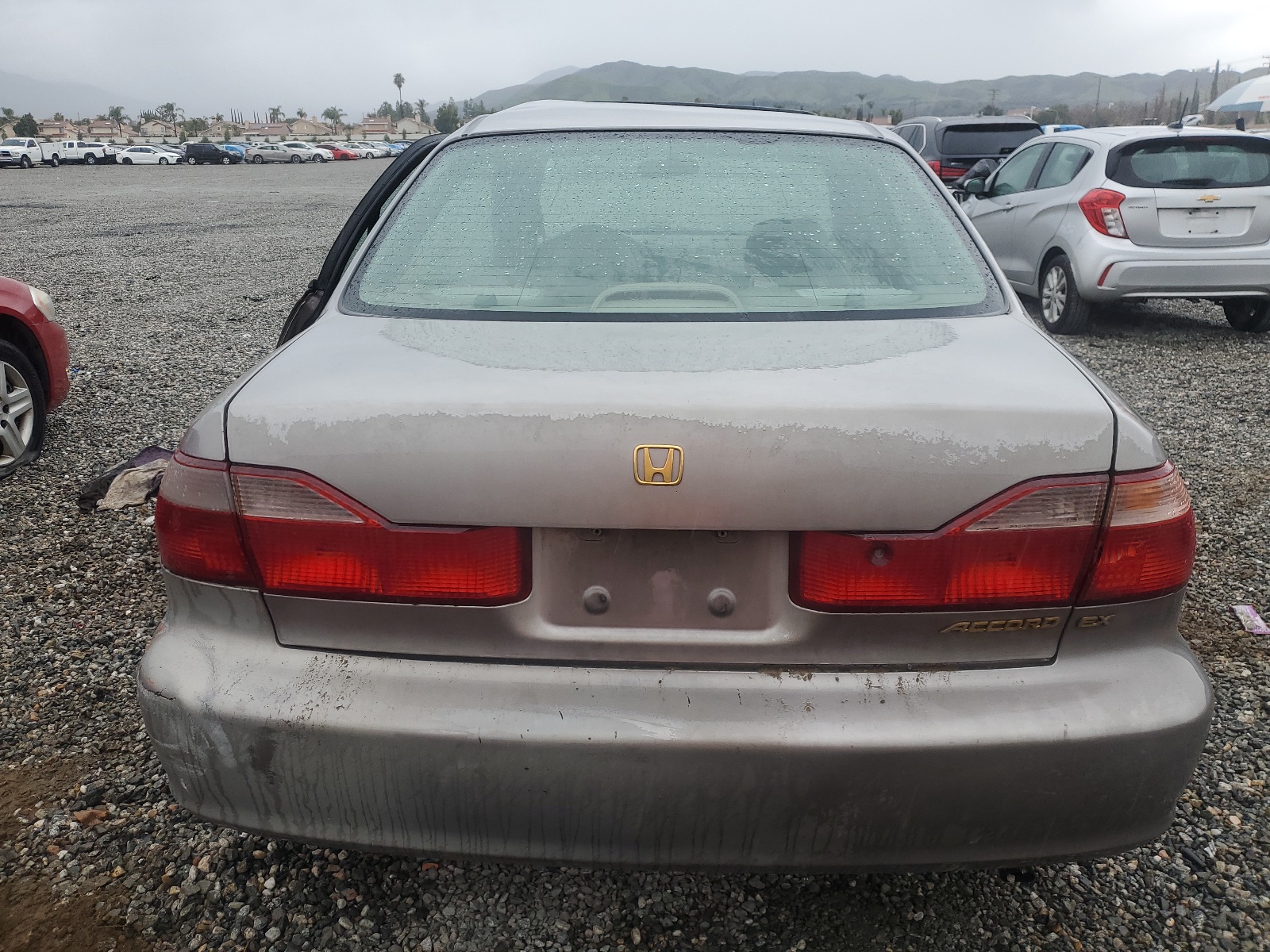 1HGCG6683YA013373 2000 Honda Accord Ex