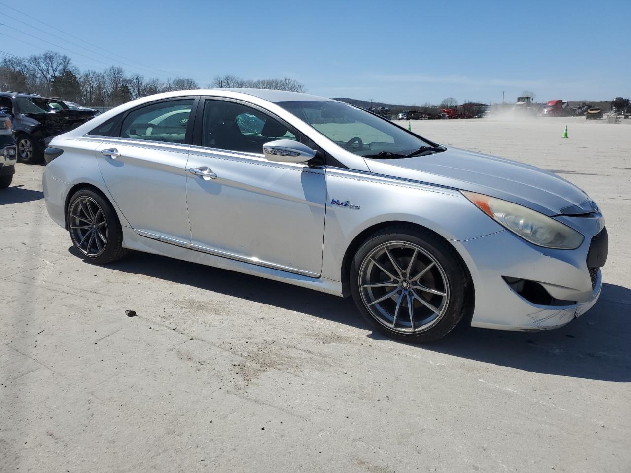 2011 Hyundai Sonata - Image 4
