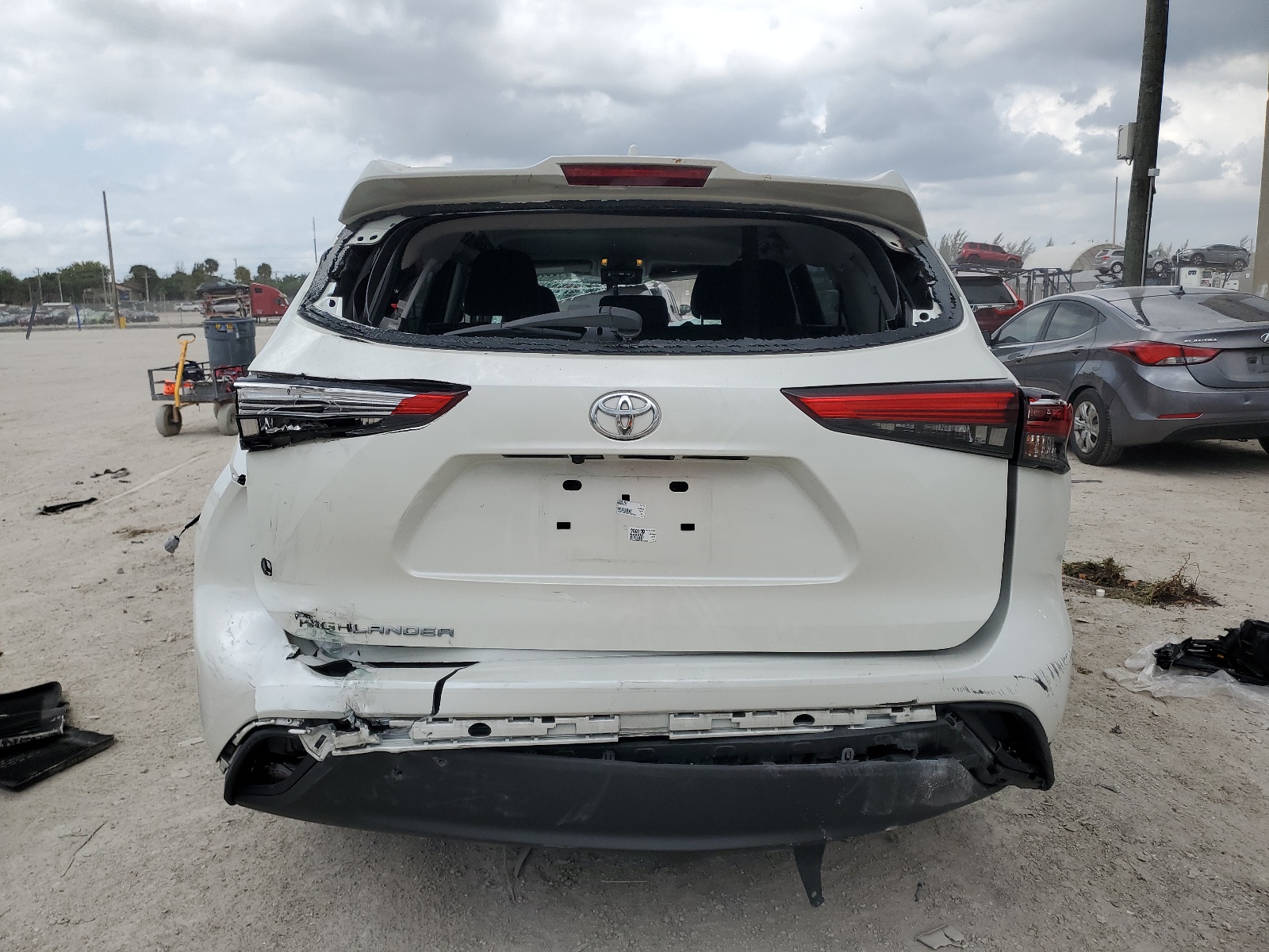 2021 Toyota Highlander L vin: 5TDCZRAH8MS520560