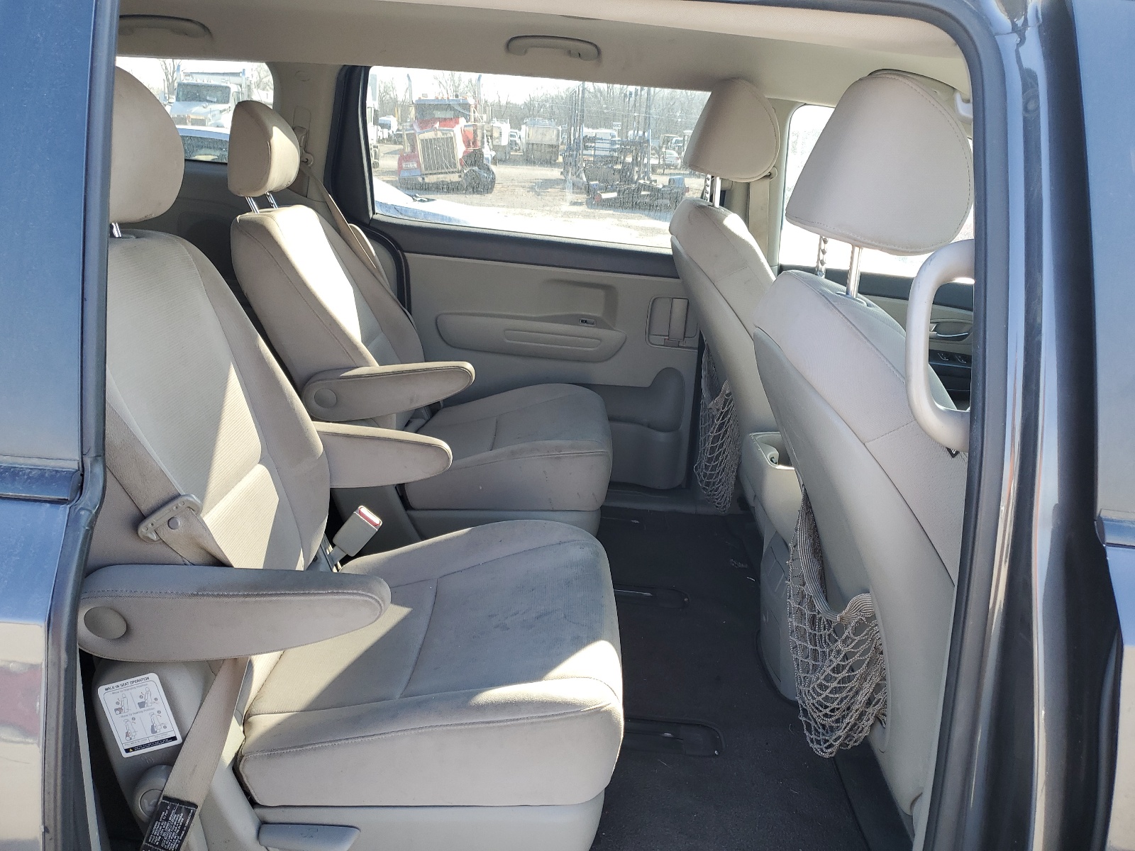 KNDMB5C15F6020716 2015 Kia Sedona Lx