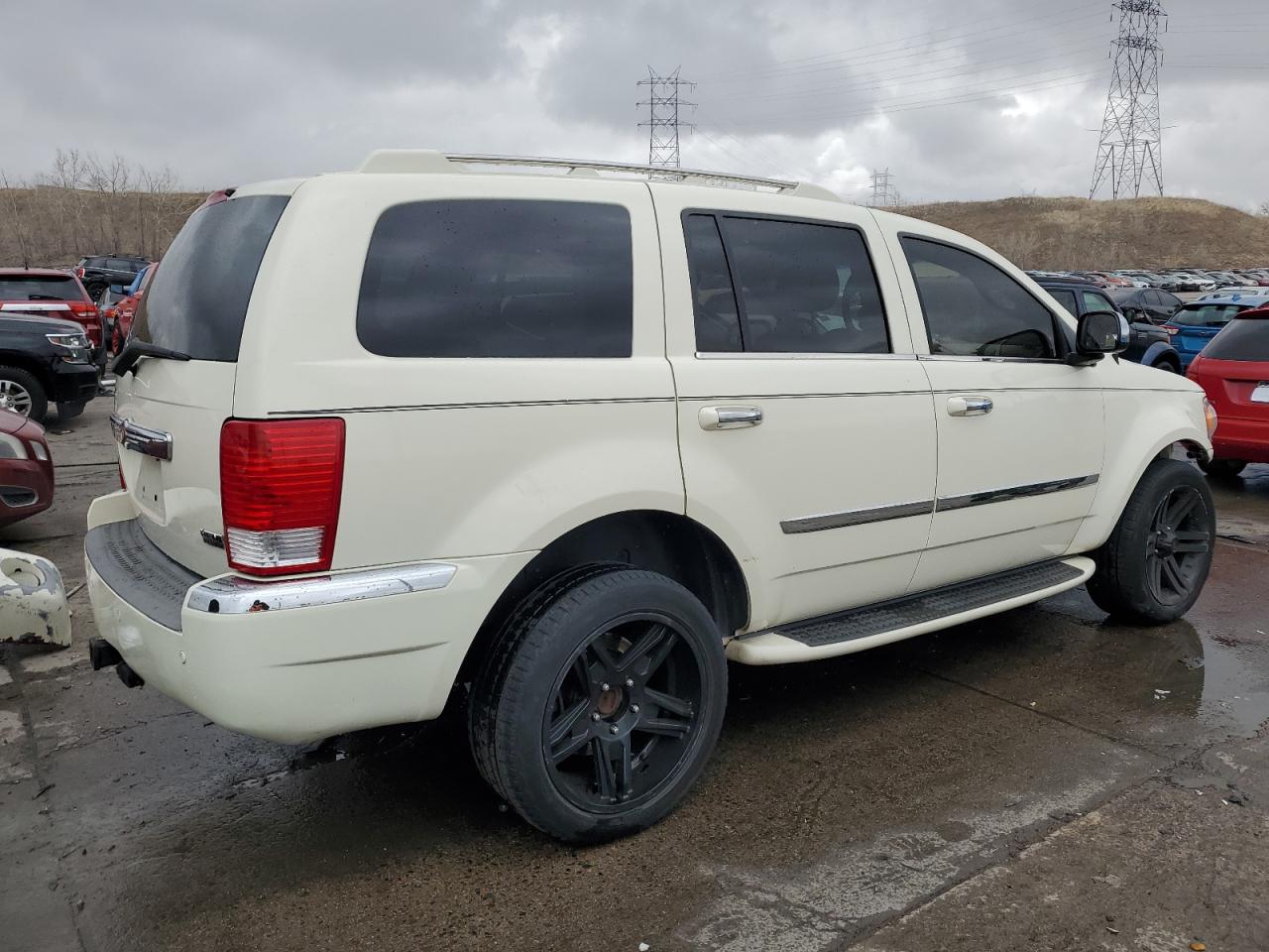 2008 Chrysler Aspen - Image 3