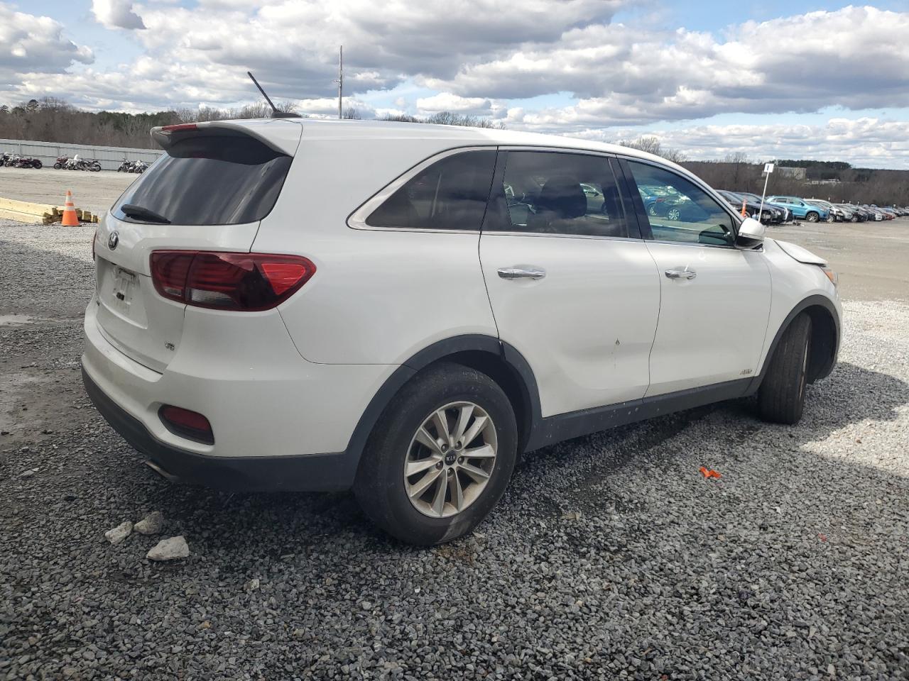 5XYPGDA53KG568915 2019 Kia Sorento Lx