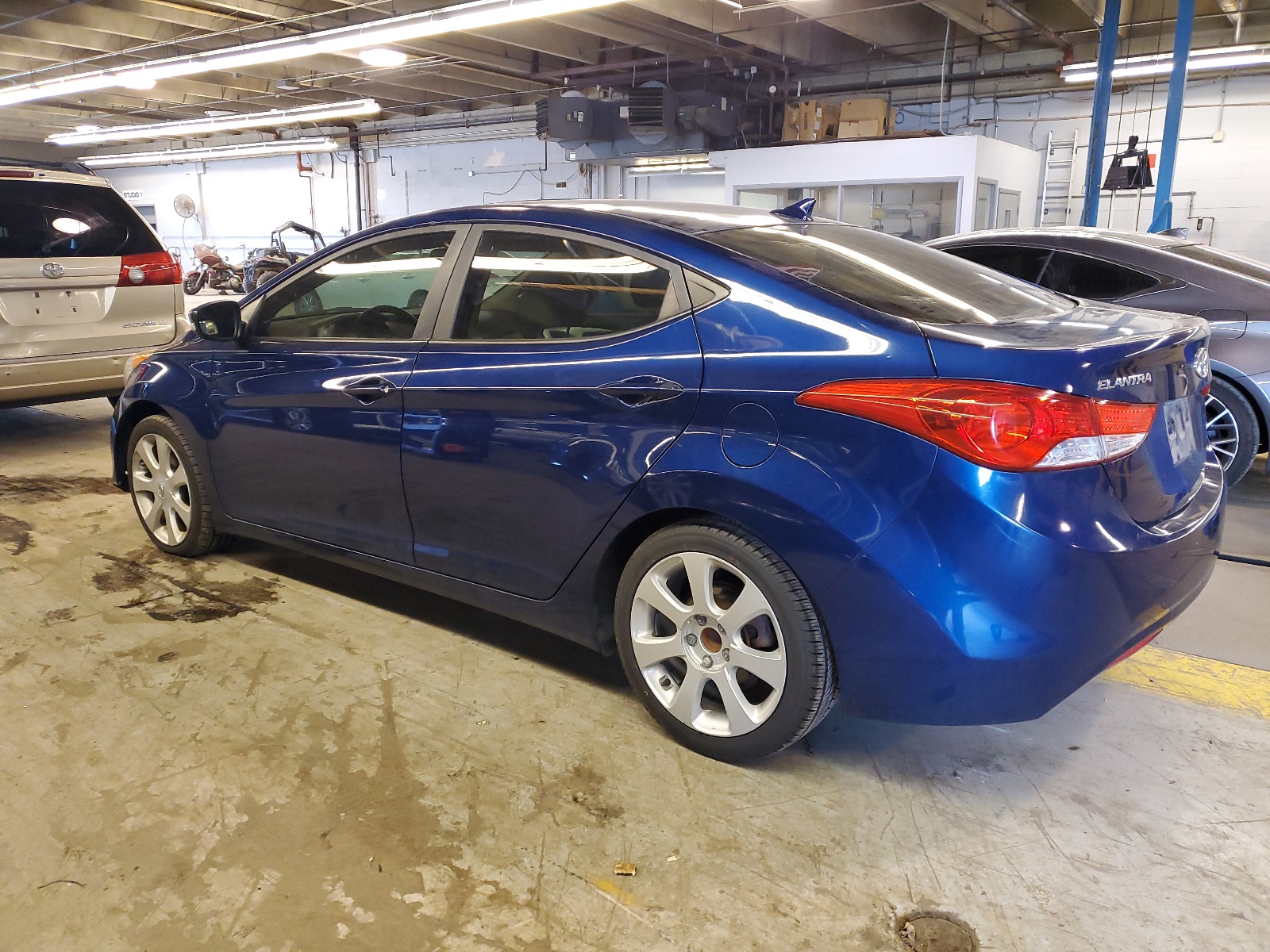 2013 Hyundai Elantra Gls vin: KMHDH4AE5DU711067