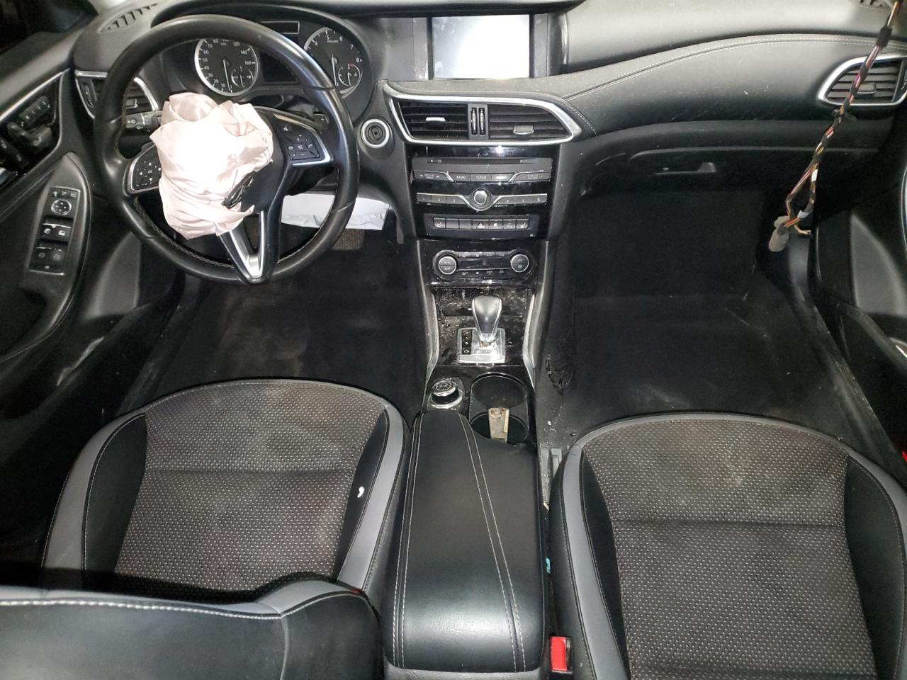 QX30 QX30